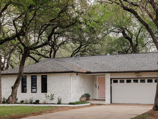 9219 Independence Loop