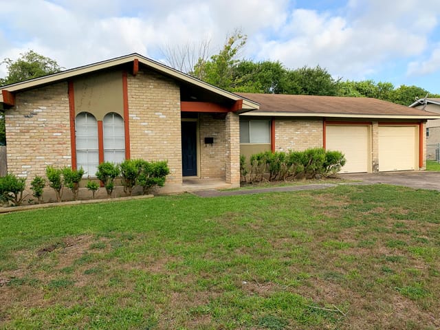 9222 Meadow Vale