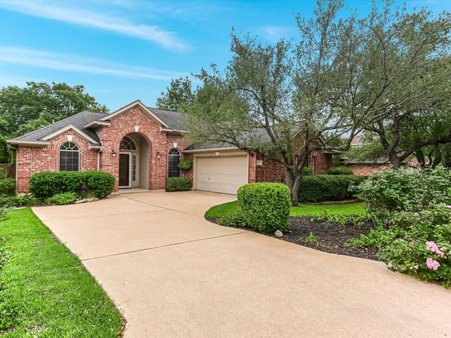 9225 Edwardson Ln