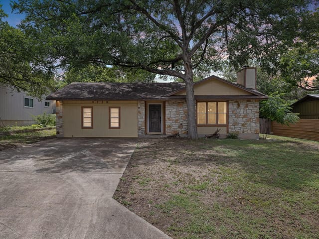 9229 Independence Loop
