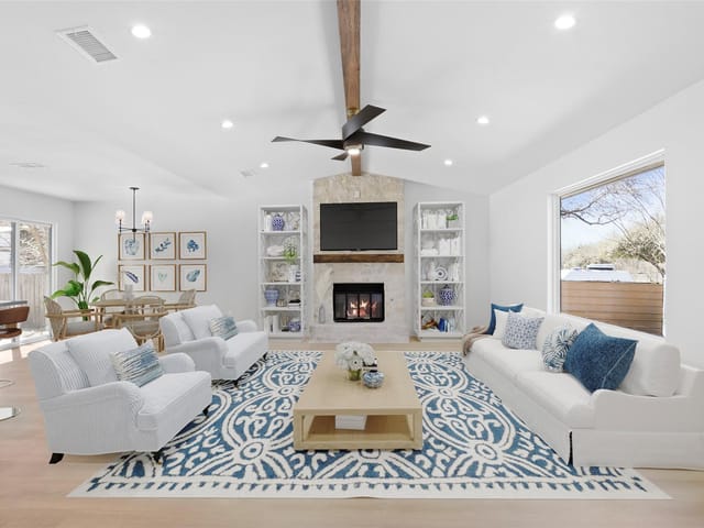 9229 Independence LOOP