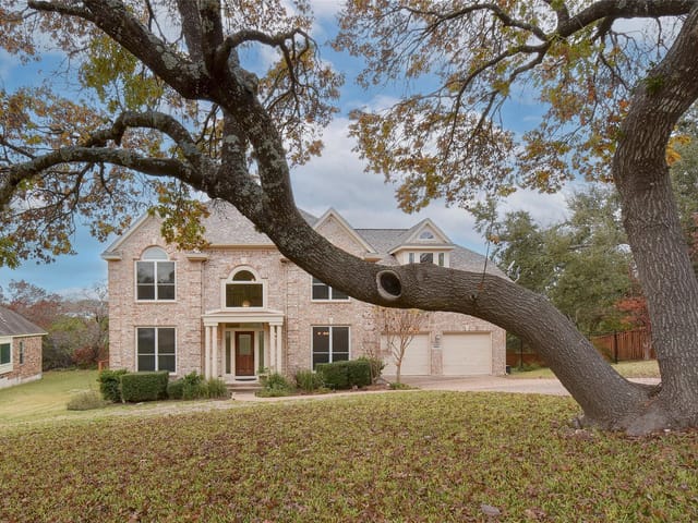 9234 Scenic Bluff DR