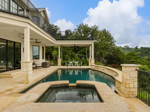 924 Terrace Mountain DR