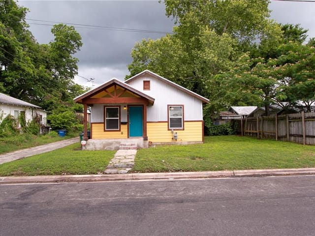 93 San Saba St
