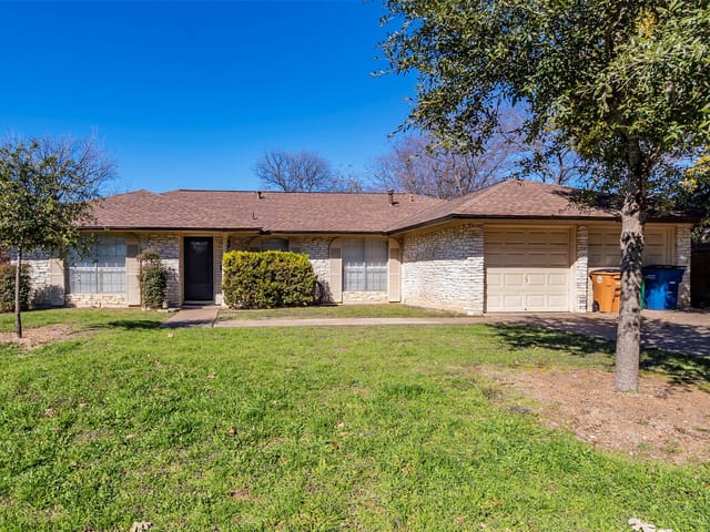 9300 Quail Wood Dr