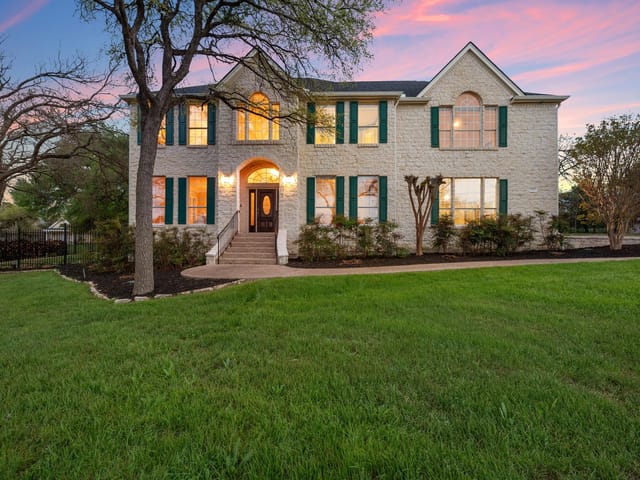 9305 Leaning Rock CIR