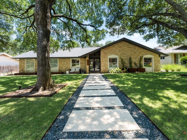 9305 Spring Hollow Dr
