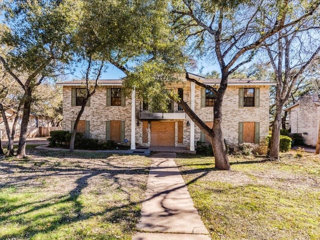 9305 Springwood Dr