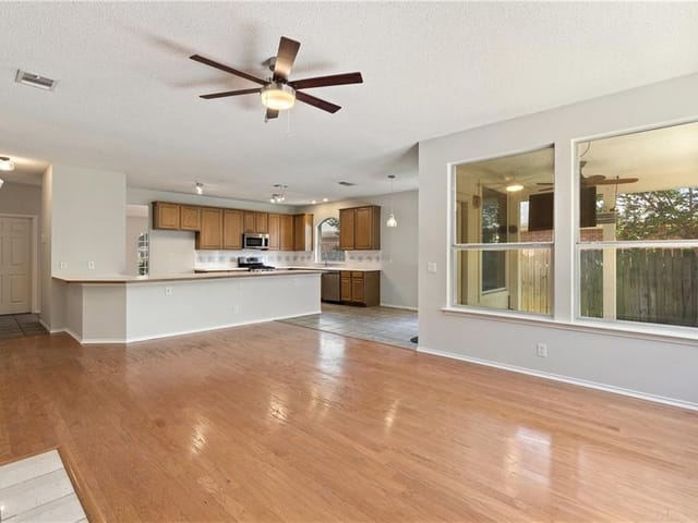 9312 Edwardson Ln