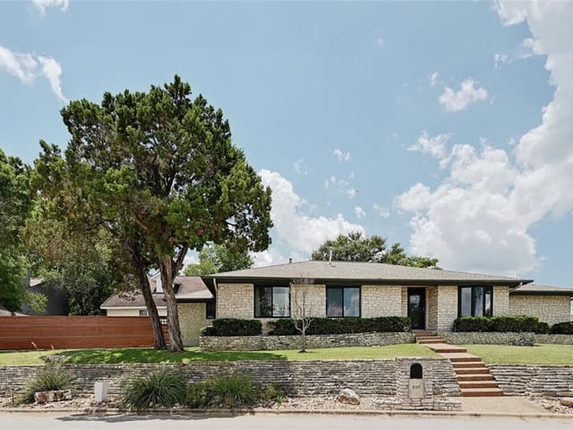 9315 Knoll Crest Loop