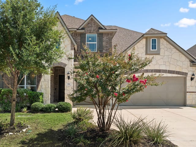 932 Inge Ln