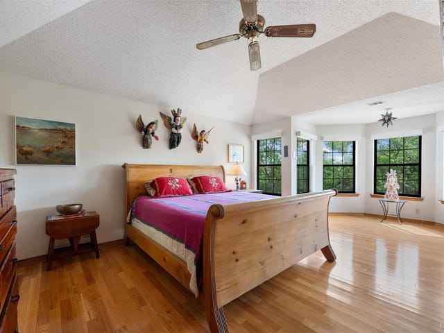 9321 KNOLL CREST Loop
