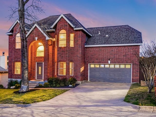 9326 Knoll Crest Loop