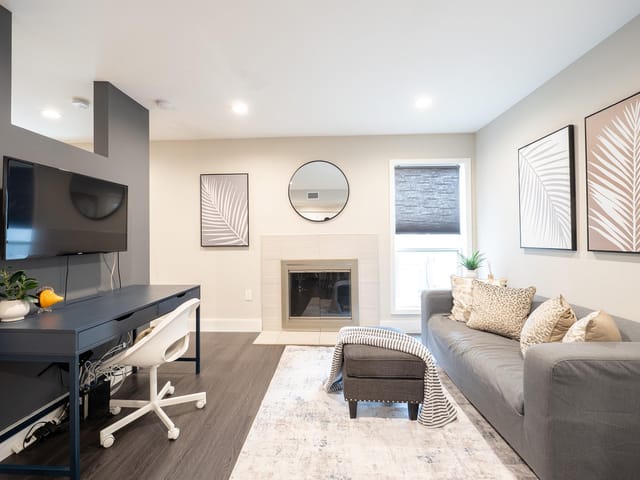 935 La Posada DR Unit #131