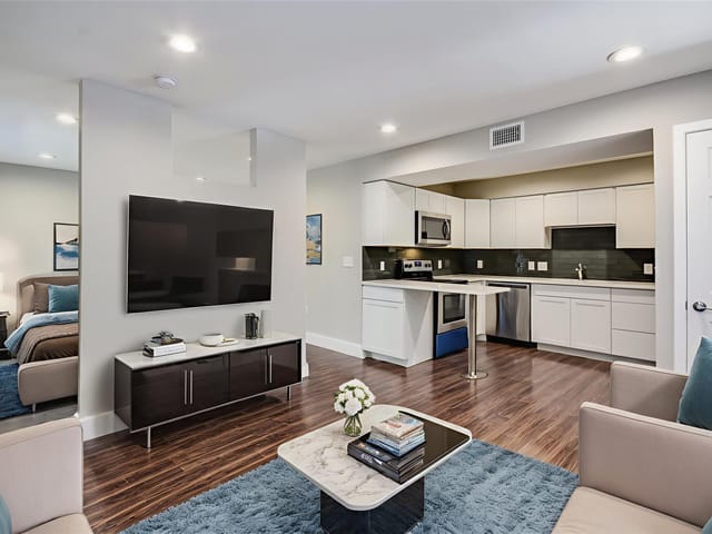 935 La Posada Dr Unit #142