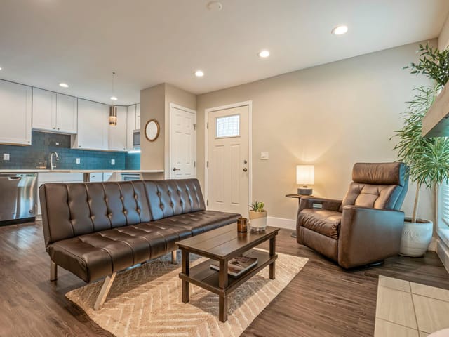 935 La Posada Dr Unit #148