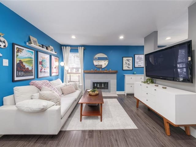 935 La Posada Dr Unit #211