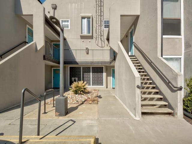935 La Posada Dr Unit #222