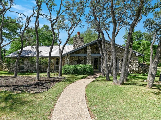 9401 Cedar Crest Dr