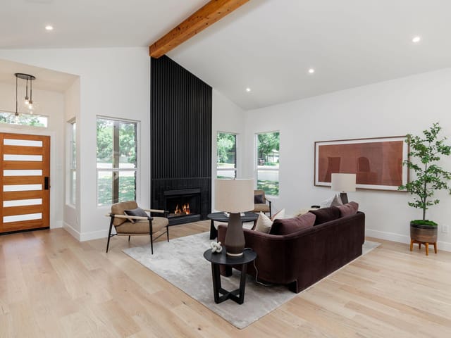 9401 ROXANNA Dr