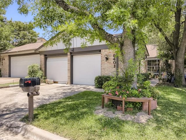 9401 Singing Quail Dr