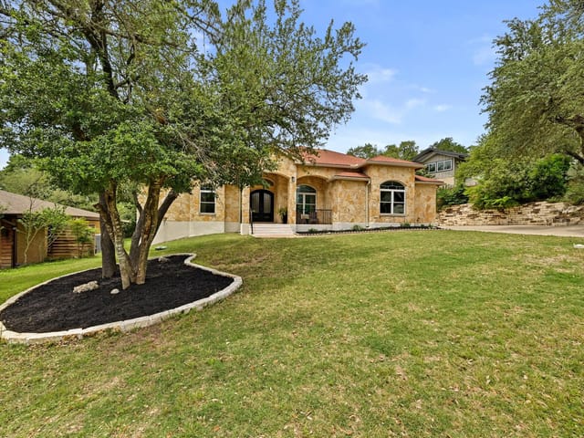 9402 Springwood Dr