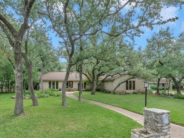 9403 Spring Hollow Dr