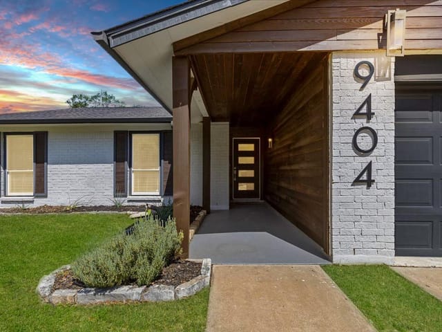 9404 Meadow Vale