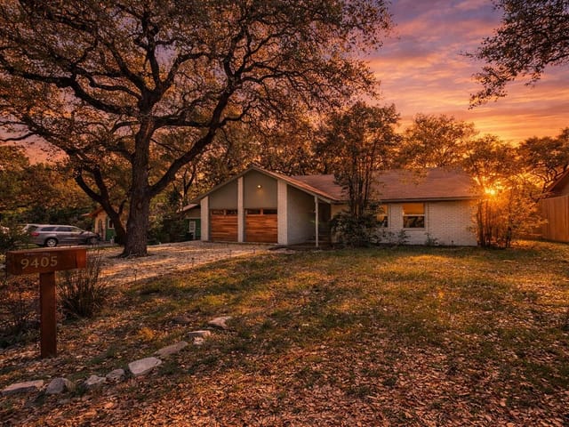 9405 Shady Oaks DR