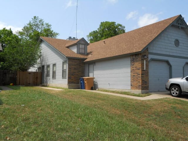 9406 KEMPLER DR Unit #B
