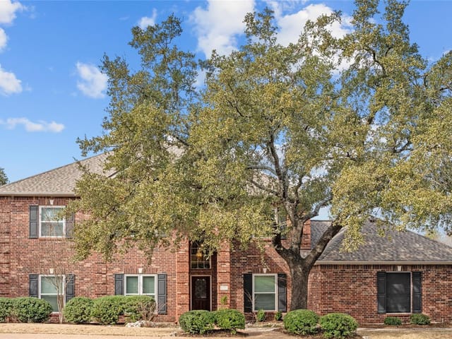 9410 Bluegrass Dr