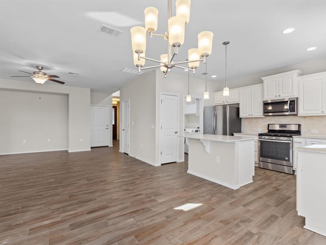 9416 Hunter LN