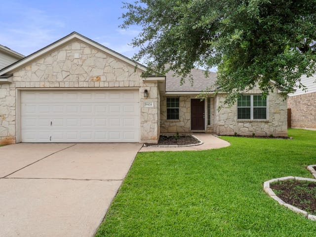 9424 Castle Pines DR