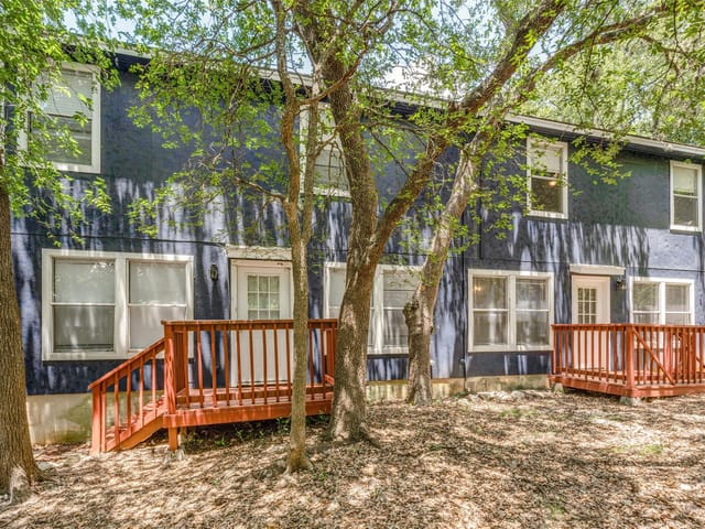 945-947 Sagewood TRL