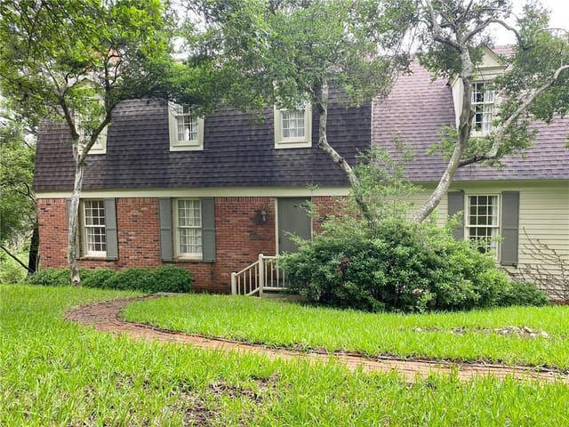 950 Live Oak Cir
