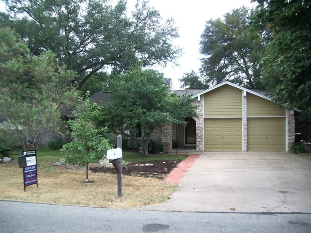 9502 SHADY OAKS Dr