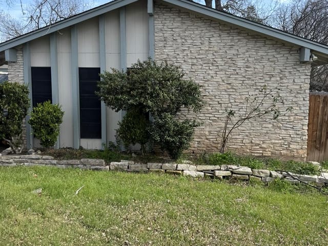 9505 N Creek Dr
