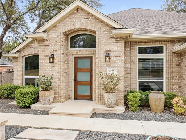 9505 Scenic Bluff DR