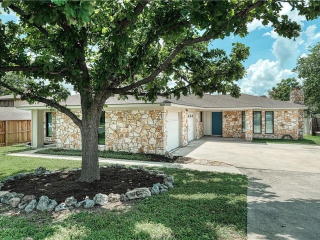9509 Parkfield Dr