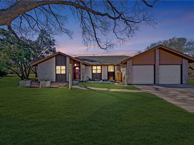 9511 Longvale Dr