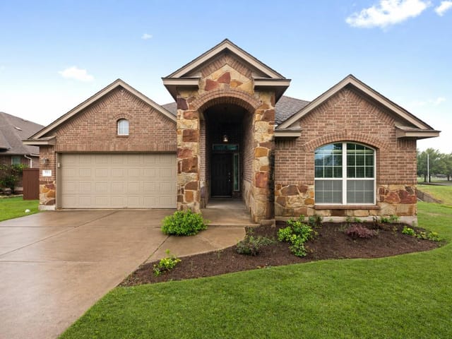 9513 Bentley Garner LN