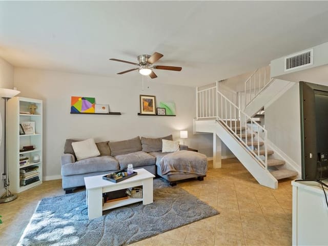 9513 Quail Village Ln