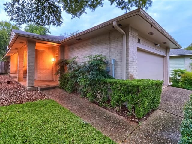 9518 Topridge Dr Unit #18