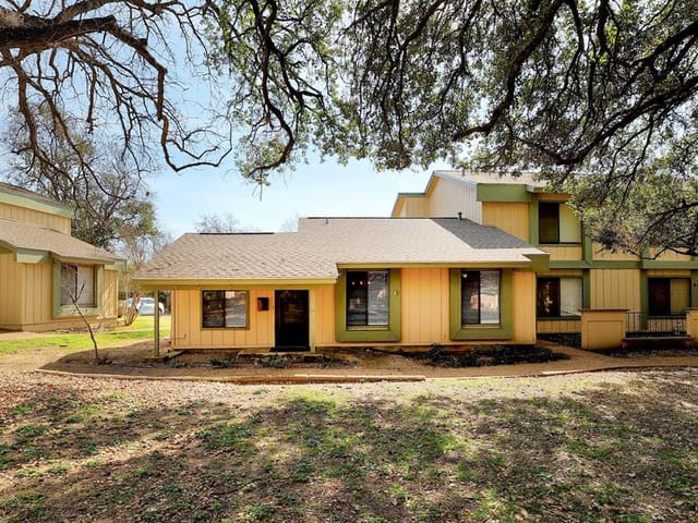 9522 Quail Village Ln