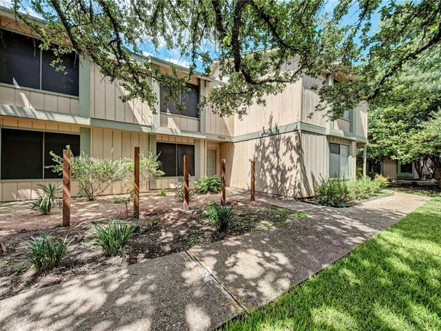 9534 Quail Village Ln