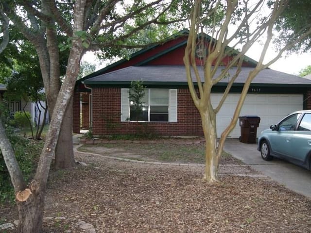 9605 Copper Creek Dr