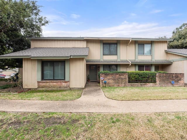 9612 Blue Creek Ln