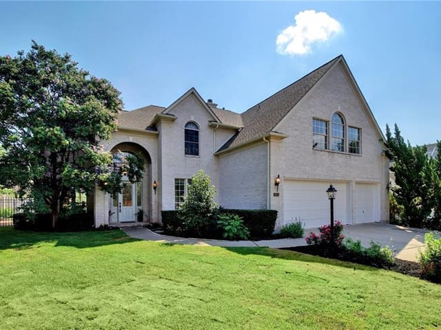 9613 Corbe Dr