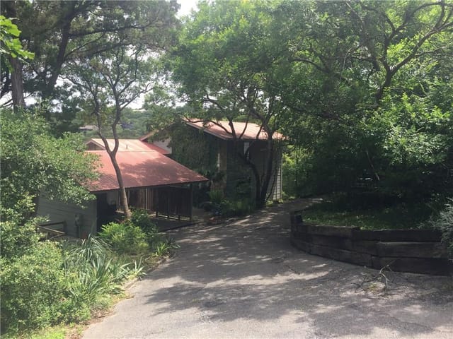 970 Live Oak CIR