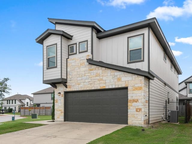 9701 Sunny Swan Ct